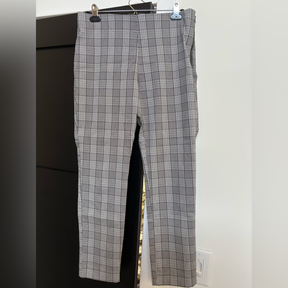 A New Day Plaid Cropped Pants with Elastic Waistband